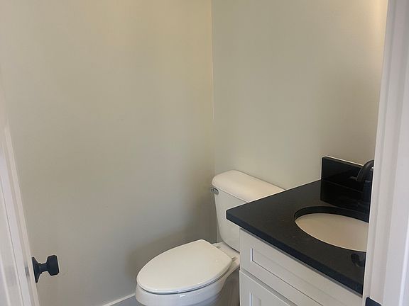 5th image of 2976 Craven Dr