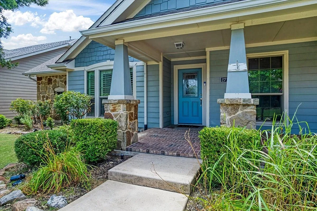 3 bed, 2.0 bath, 2132 sqft, $2,300 — Photo 4