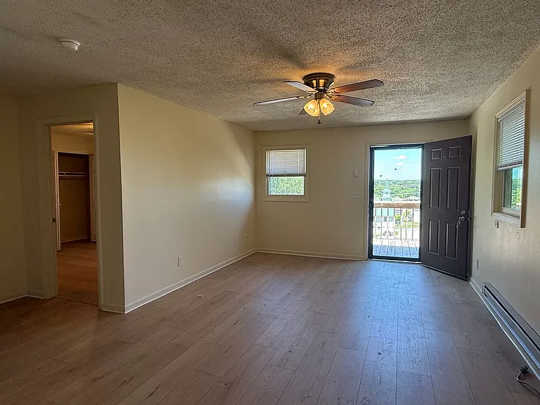 113 Elliott And Scott Cir — Photo 4