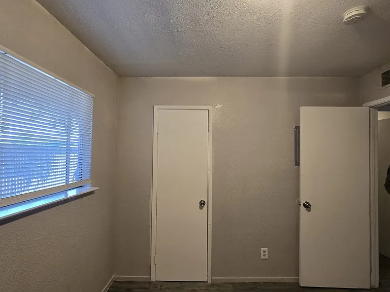 1244 N Millbrook Ave #C — Photo 11