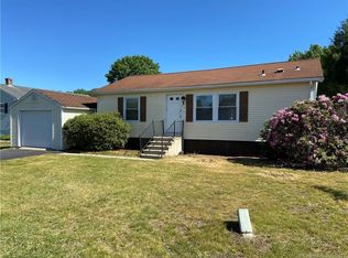 3 Connecticut Dr, Plainfield, CT 06374