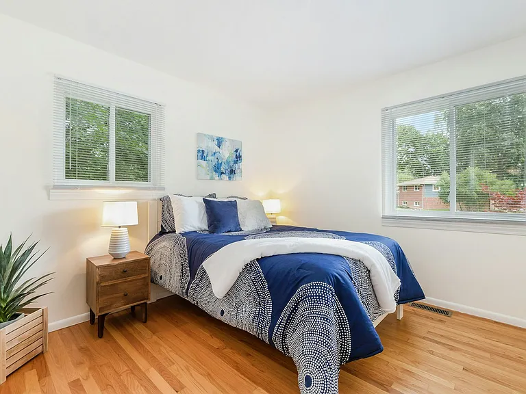 621 Susan Dr — Photo 6
