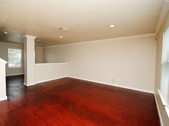 3rd image of 7931 Tawny Bluff Ct