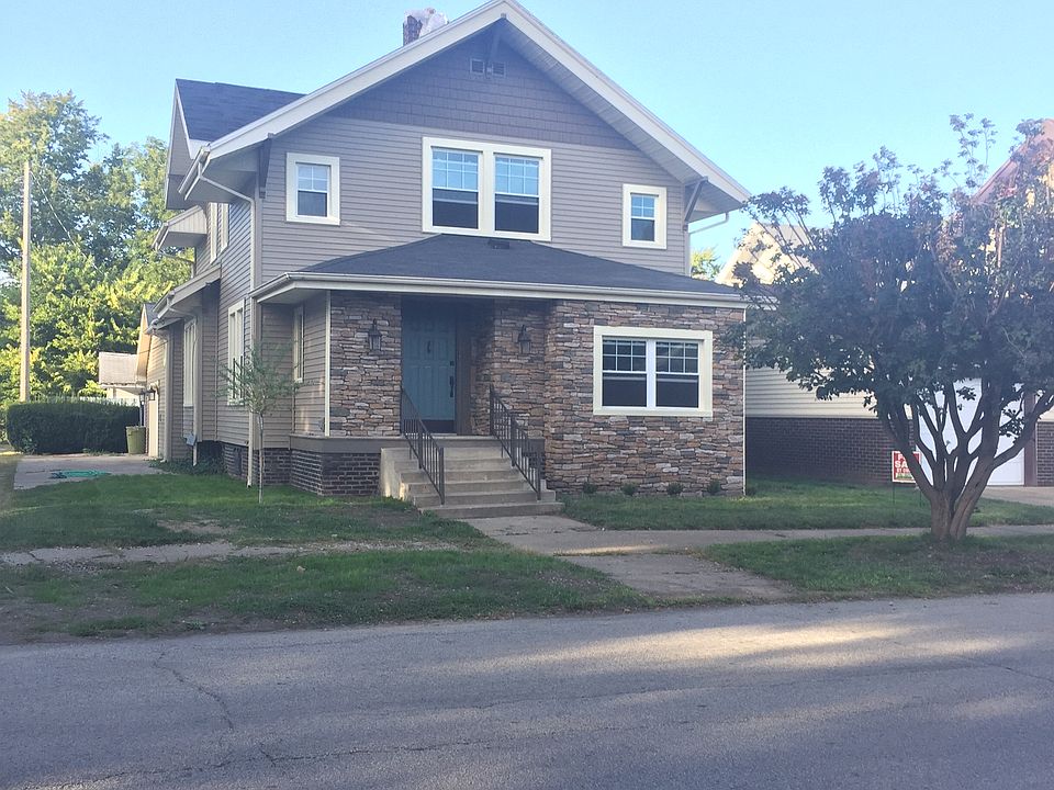 1st image of 452 E Armstrong St