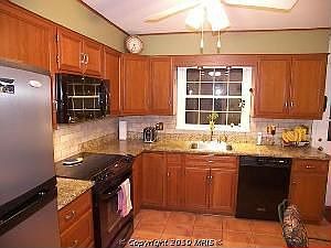 5th image of 330 Braehead Dr