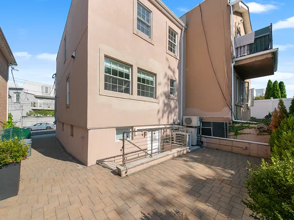 66-10 Jay Avenue image 2 of 11