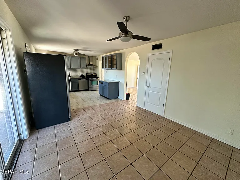 10336 Windsor Dr — Photo 4