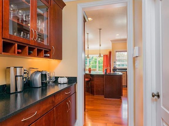 5th image of 614 Ciderberry Dr