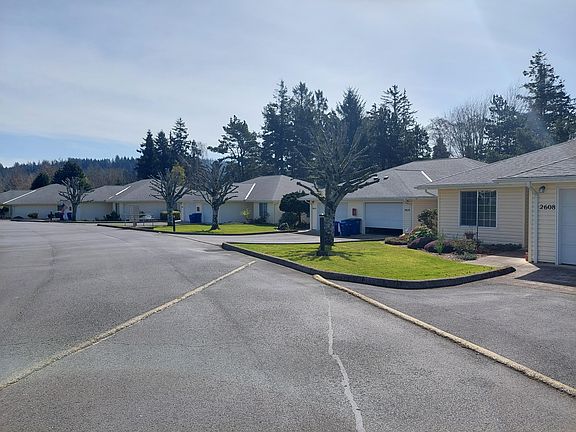 4th image of 2606 NE Yacht Ave