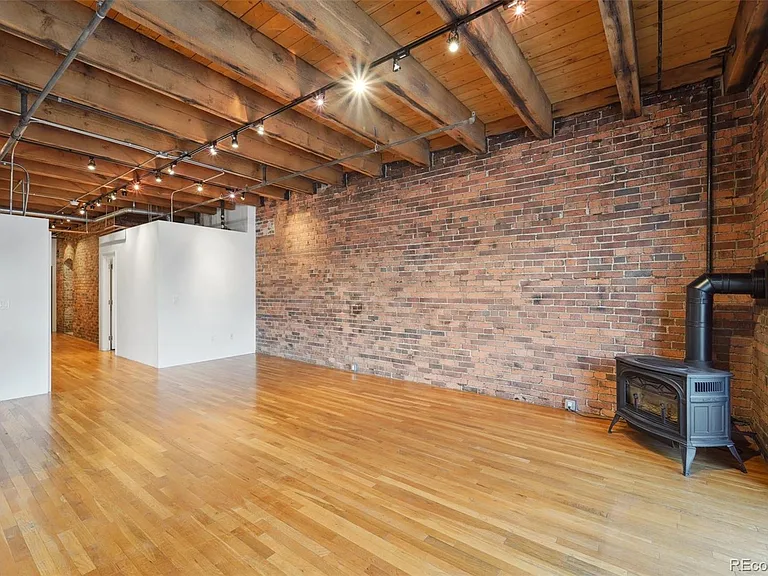 1801 Wynkoop St #317 — Photo 4