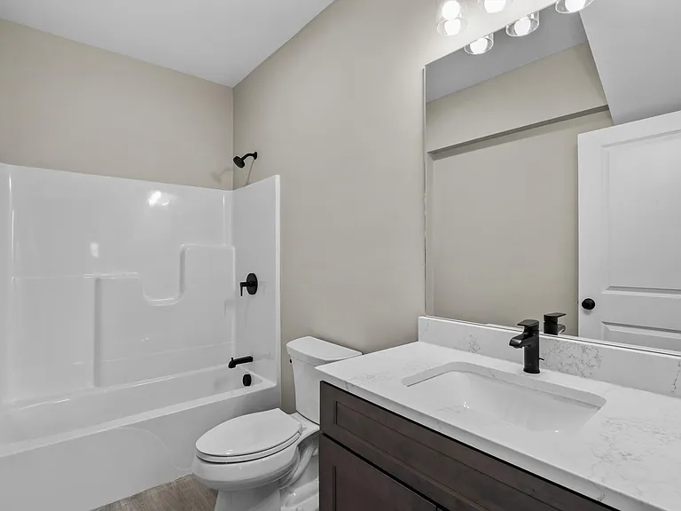 680 Union St — Photo 10