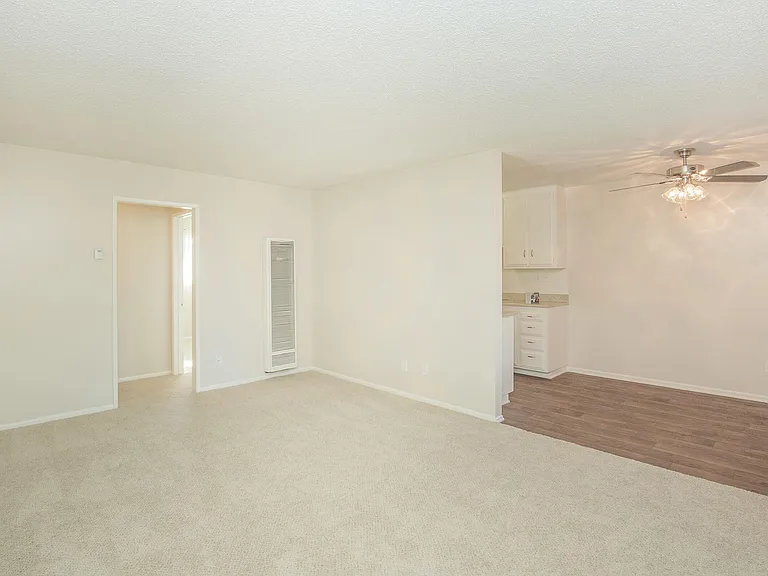 Playa Mediterranean Apartment Homes — Photo 12