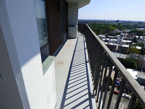 2nd image of 2540 Shore Blvd APT 17G