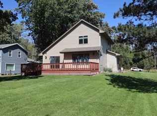 4571 Plummers Point Rd, Oshkosh, WI 54904