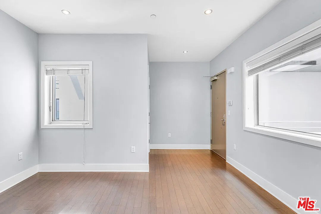 2 bed, 2.0 bath, 1028 sqft, $3,895 — Photo 4