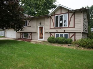107 E Charles St, Plano, IL
