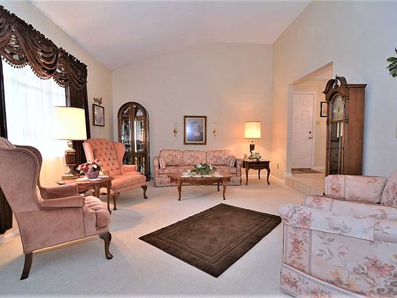 3rd image of 8933 Woodland Dr