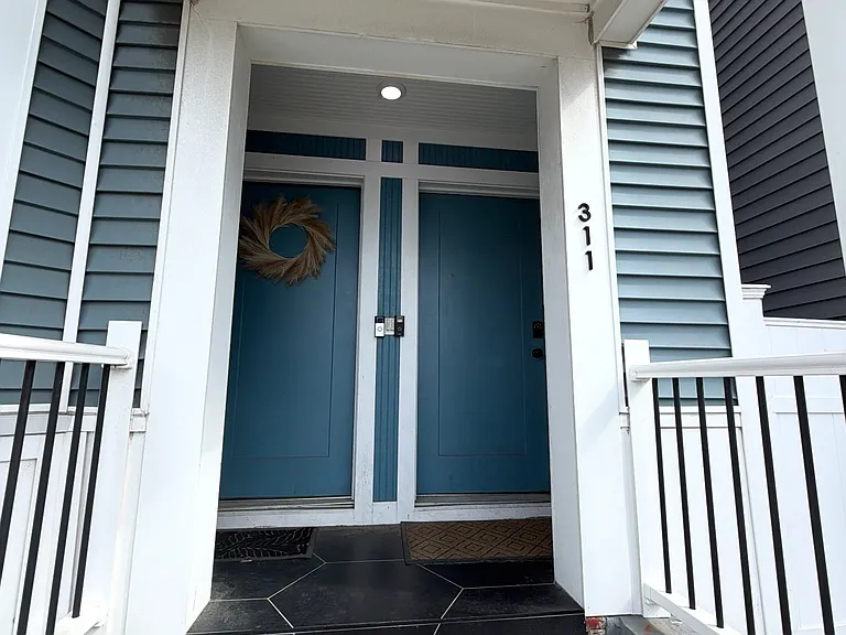 311 Lexington St #3 — Photo 2