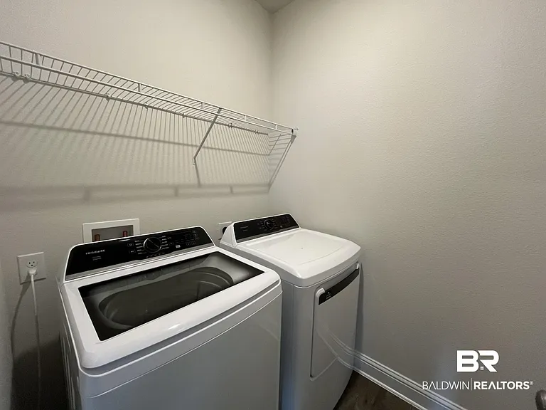14836 Dayton Cir — Photo 11