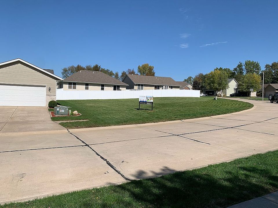 2nd image of 327 44th Ave