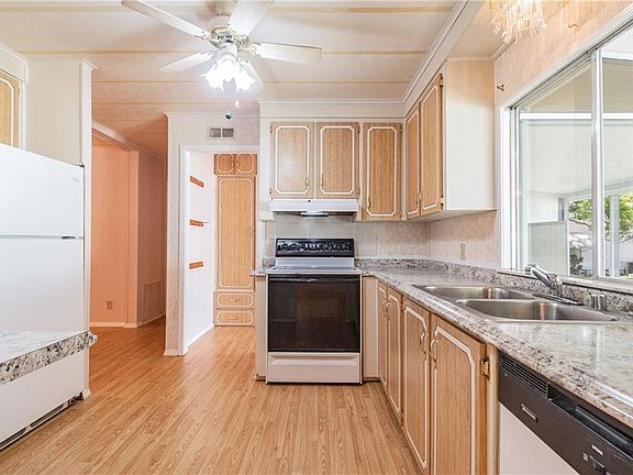 2nd image of 94 Cottagewood Dr #6