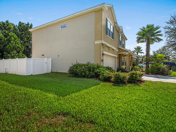 3rd image of 15847 Lexington Park Blvd
