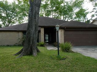 335 Enfield Dr, Highlands, TX 77562