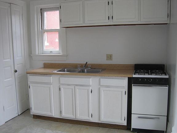 5th image of 356 Bryant Ave APT 3