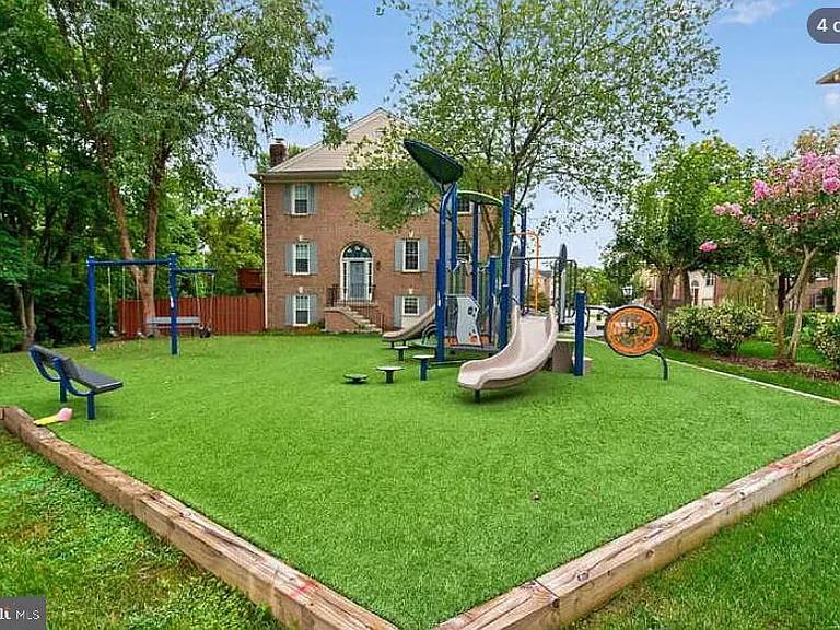 7427 Salford Ct — Photo 4