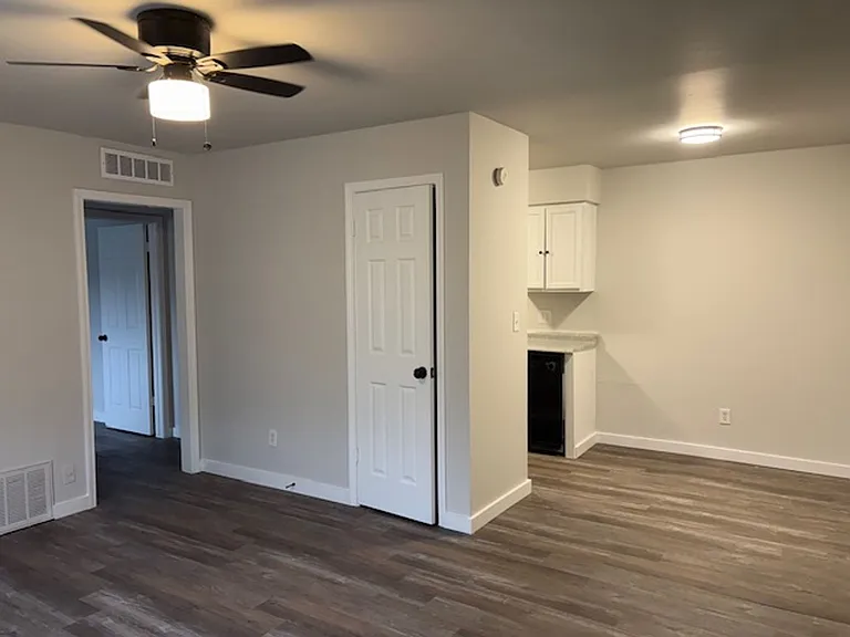 Fairway Apartments — Photo 22