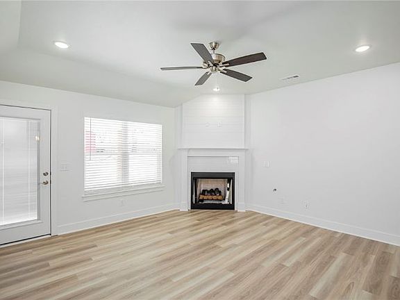 5th image of 631 Hayden James St