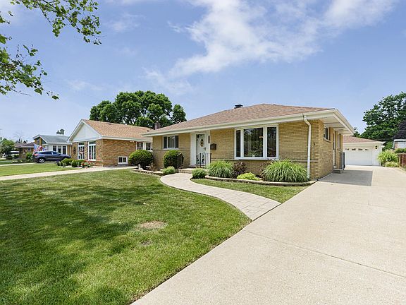 3rd image of 2304 Boeger Ave