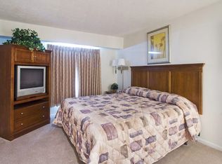 6847 Country Club Dr, Huntington, WV