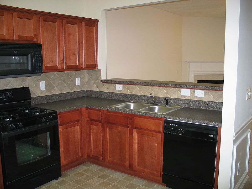 Kitchen: Upgraded appliances