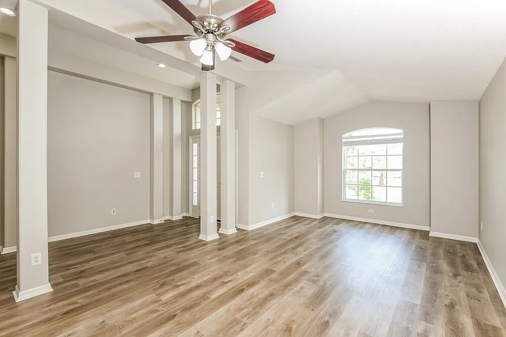 3 bed, 2.0 bath, 1835 sqft, $2,025 — Photo 4
