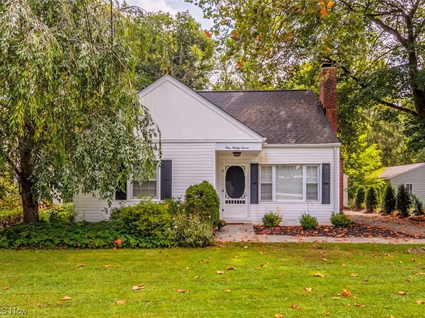 197 Miles Rd, Moreland Hills, OH 44022