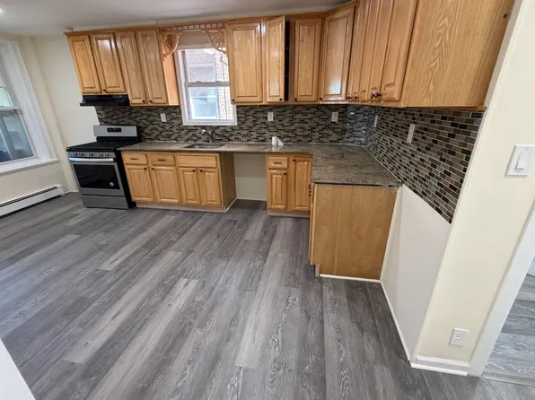 208-210 E 16th St #1, Paterson, NJ 07524