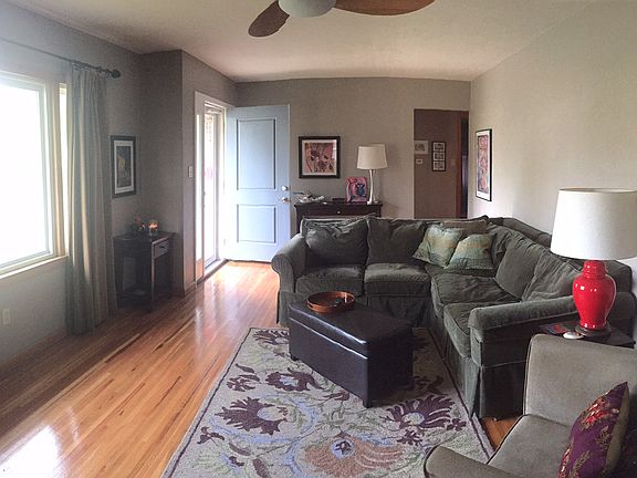 3rd image of 411 Crest Dr