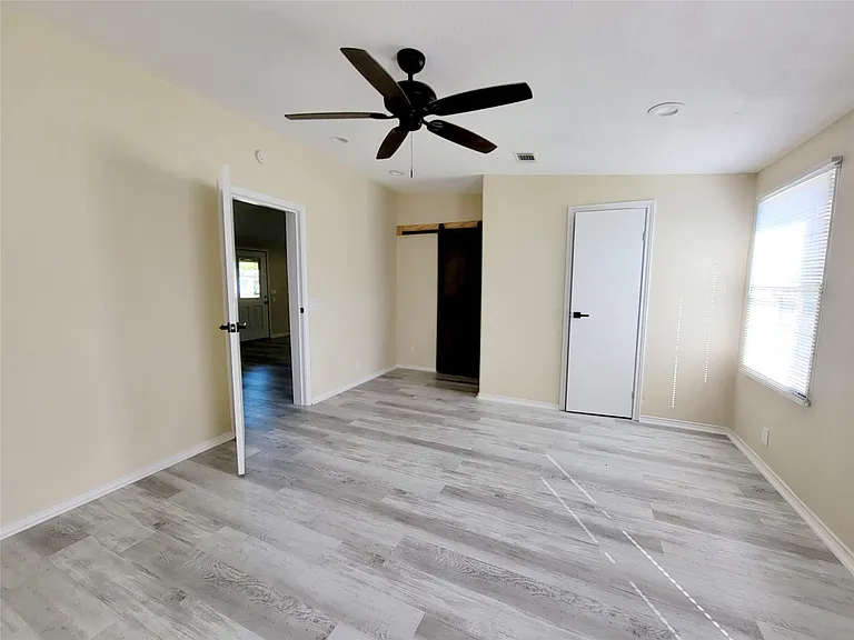 305 Paddock St #7 — Photo 12