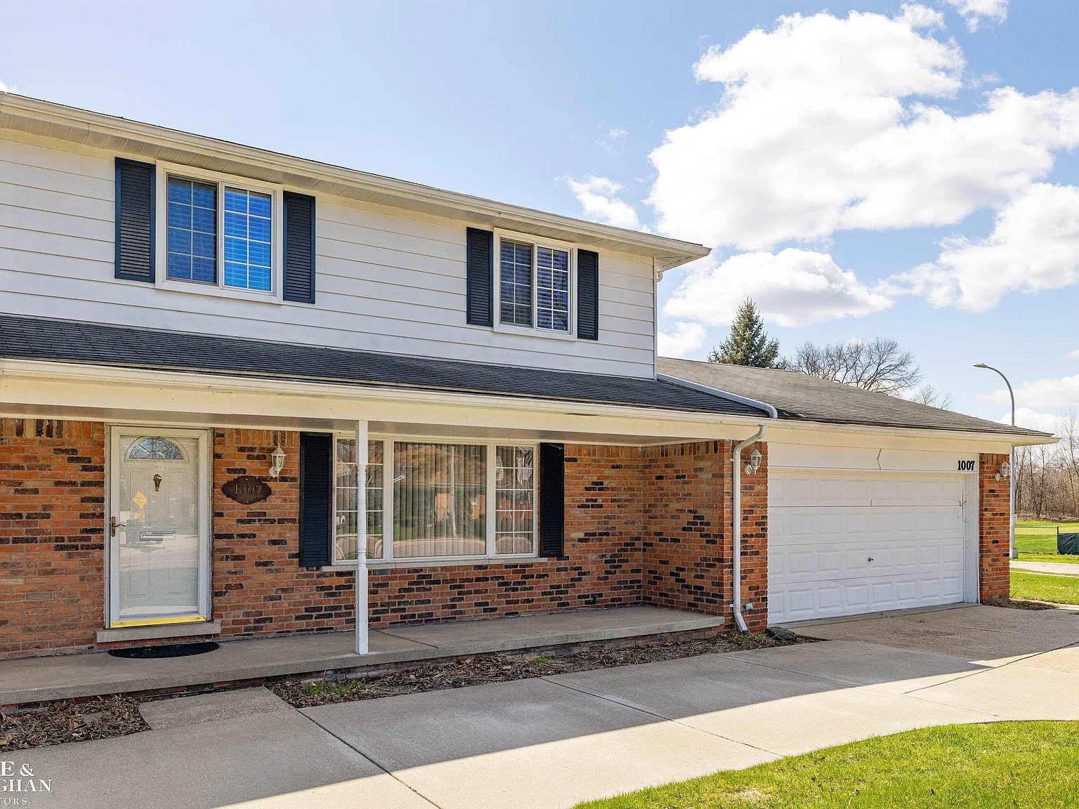 3 bed, 1.5 bath, 1422 sqft, $2,500 — Photo 3