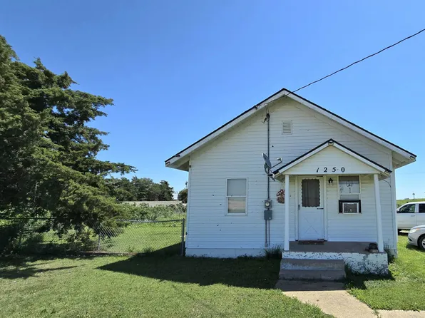 1250 Walker Ave, Walker, KS 67674