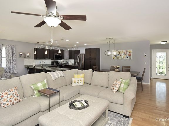 4th image of 328 Panama Ave