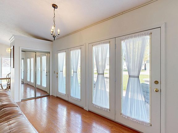 5th image of 1239 Clubhouse Dr