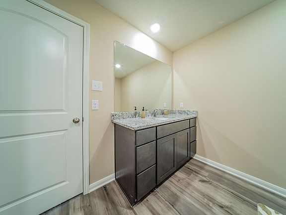 2nd image of 7505 Noble Oaks Dr