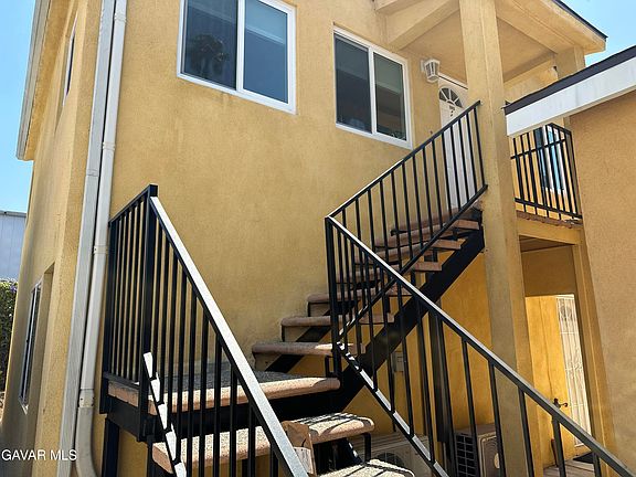 5th image of 3803 Seneca Ave