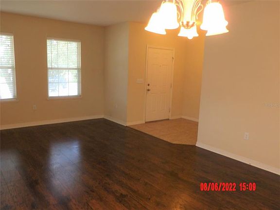 4th image of 3225 Queen Alexandria Dr