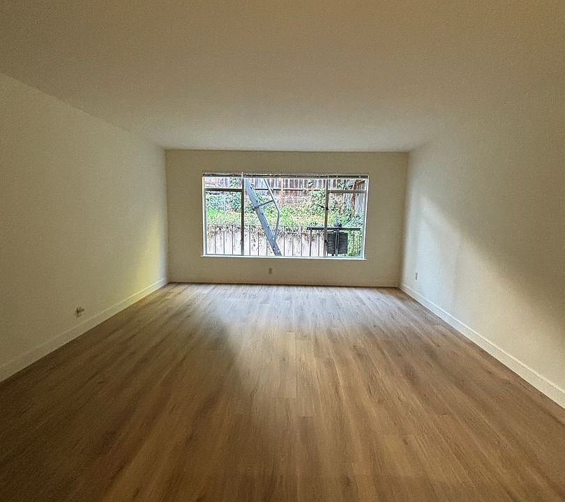 1st image of 2848 California St #2848_04
