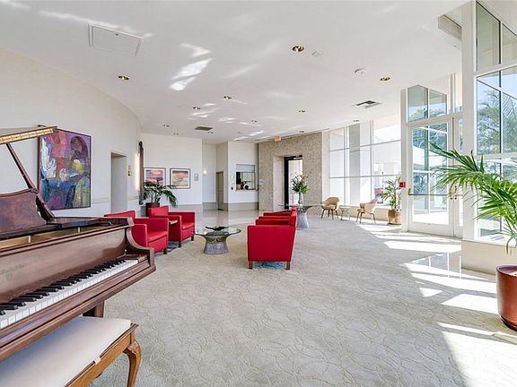 4th image of 700 E Ocean Blvd Unit 703