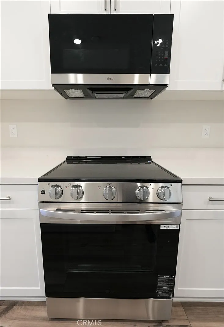 4 bed, 4.0 bath, 1672 sqft, $3,550 — Photo 4