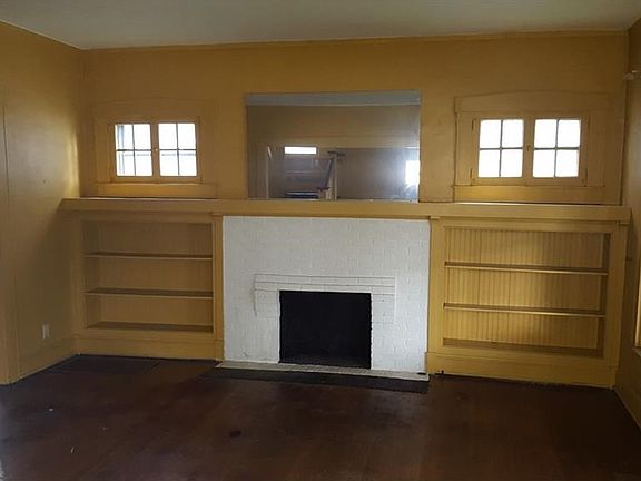 3rd image of 3043 N College Ave